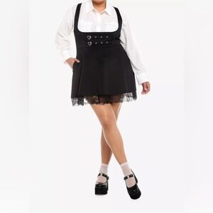 Black Heart Buckle Grommet Skirtall